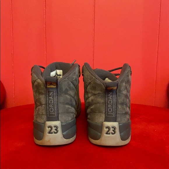 Size 7y Jordan 12s Wolf grey - Picture 2 of 3